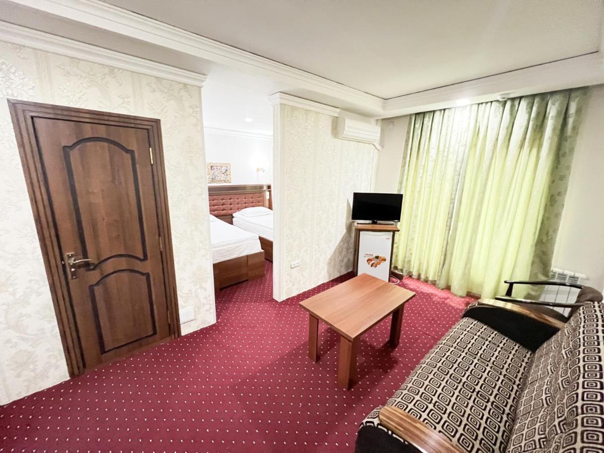 Reikartz Urgench Hotell Exteriör bild